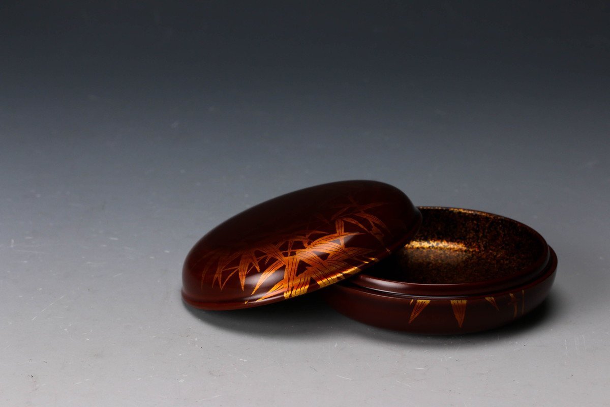 【佳香】岩倉秀麿呂 竹白檀塗香合 共箱 栞 茶道具 本物保証_4