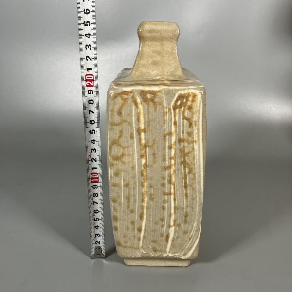 A3-518 益子焼 明石庄作 刷毛目花紋扁壺 花器 花瓶 つぼ 共箱有り 中古