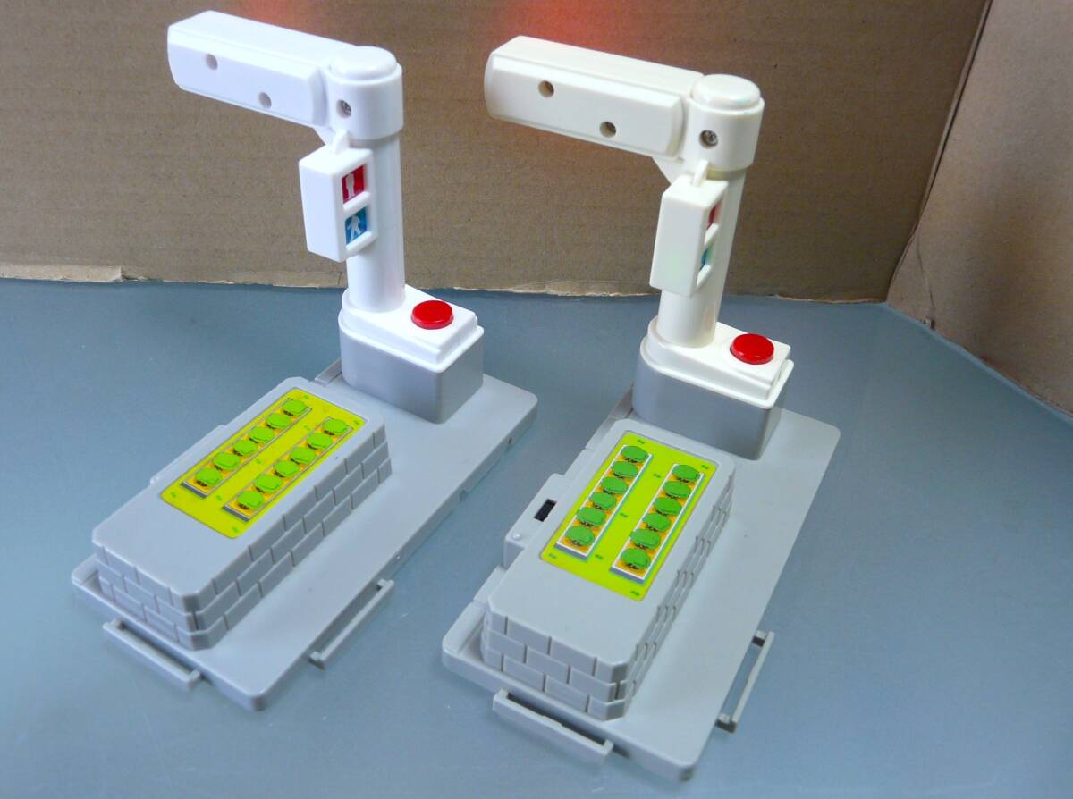 トミカタウン 旧 信号機 2個セット used(トミカタウン、トミカ