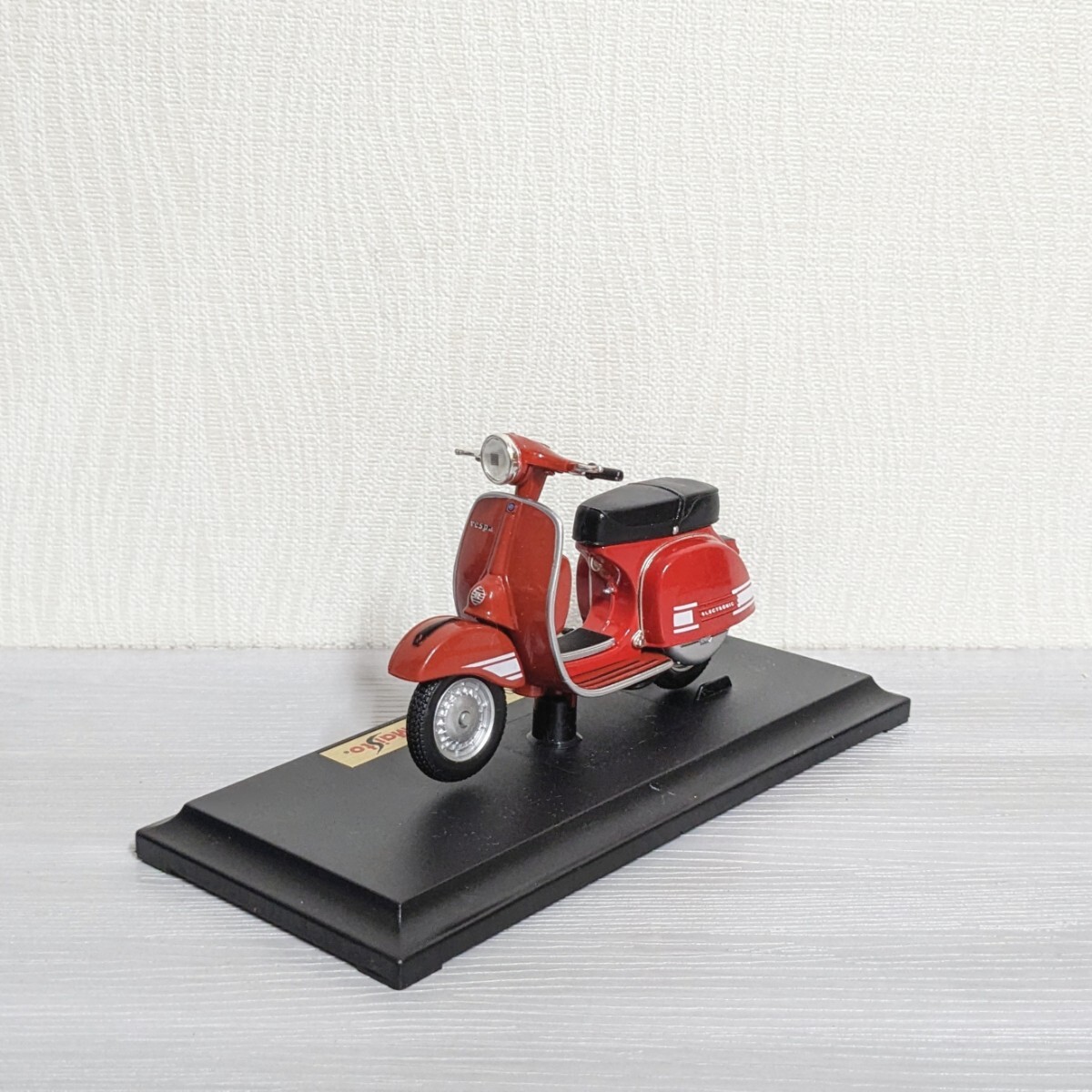 Maisto 1/18 VESPA 200 Rally 1972 ベスパ ミニカー バイク スクーター