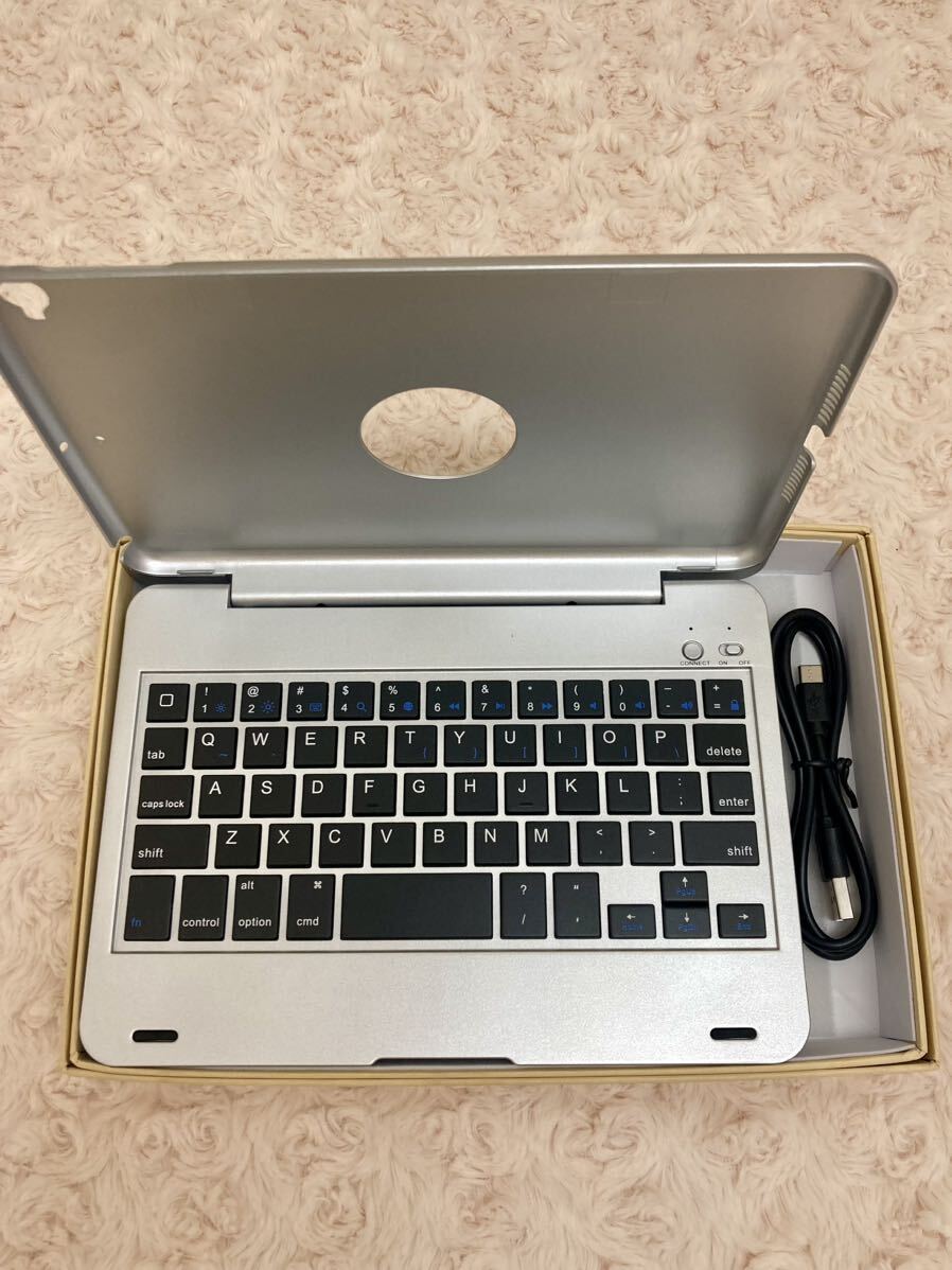 iPad mini5キーボードケース iPad mini4キーボードカバー 一体型 スタンドタイプ iPad mini4/iPad mini5 兼用　銀色（0422_9