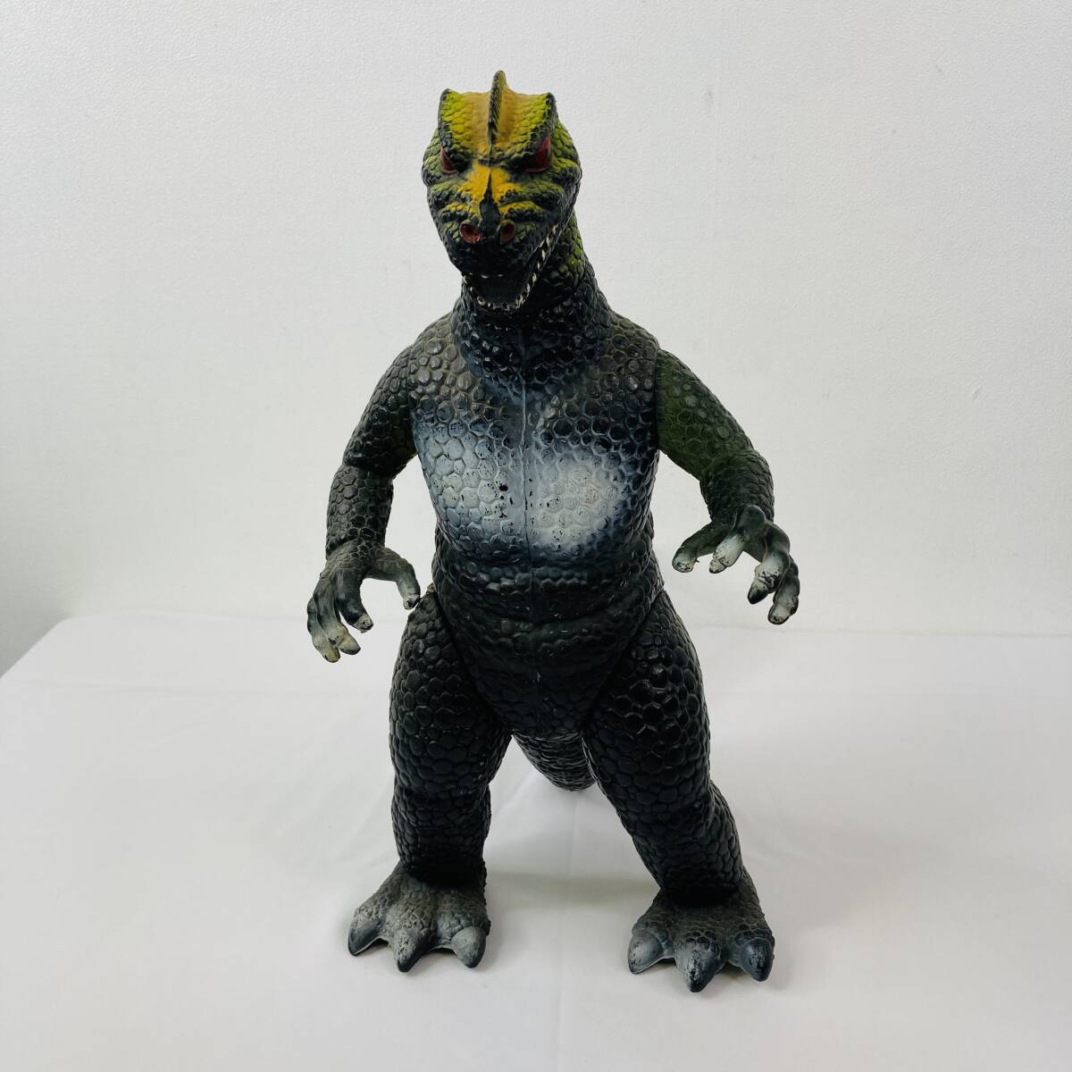 ゴジラ風 怪獣 ソフビ フィギュア 中古】 ゴジラ風 フィギュア ソフビ 海外製？ 怪獣(ゴジラ、怪獣