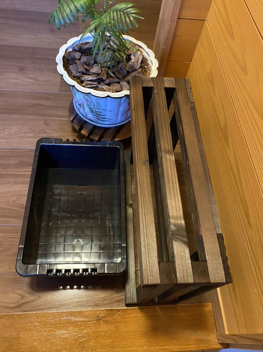 《木枠カバー Cタイプ 13L》 アンティーク ビオトープ用 オーバフロー 対策済み NVボックス13付き メダカ飼育 外内兼用 13L》 ビオトープ用 木枠カバー Aタイプ ウォルナット NV