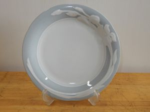 イブサンローラン 食器の値段と価格推移は？｜2件の売買データからイブ