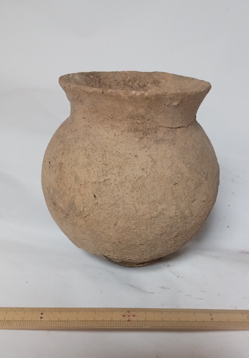 弥生土器壺(完形品) 弥生土器 広口壺 完形品 刷毛目 平底 黒斑 弥生