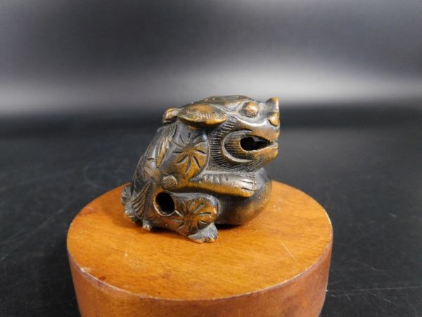 年代物 木彫 玉獅子 根付 唐獅子 和彫 黄楊 柘植 名人 根付師 提げ物