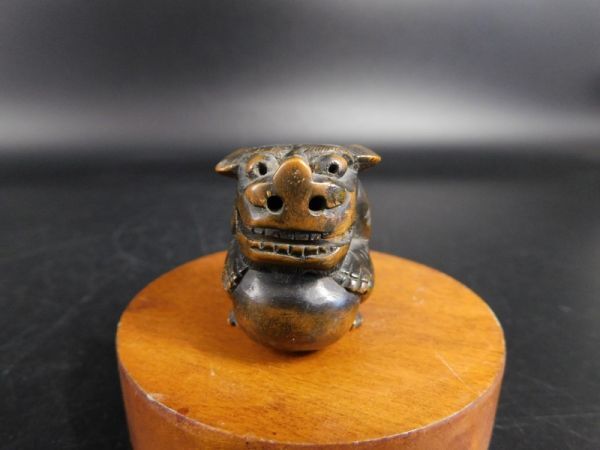 年代物 木彫 玉獅子 根付 唐獅子 和彫 黄楊 柘植 名人 根付師 提げ物