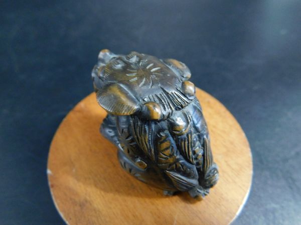 年代物 木彫 玉獅子 根付 唐獅子 和彫 黄楊 柘植 名人 根付師 提げ物