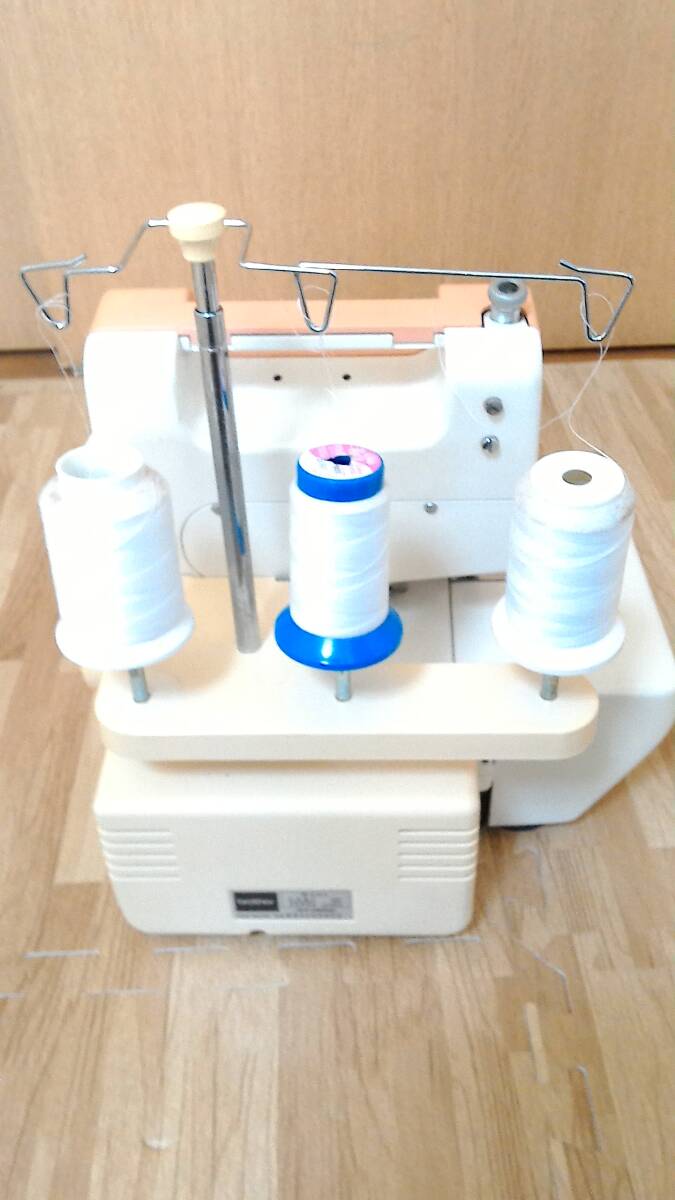 brother ミシン HOMELock　フットコントローラー付き　きれいにかかれます！　クリーニング注油済み_7