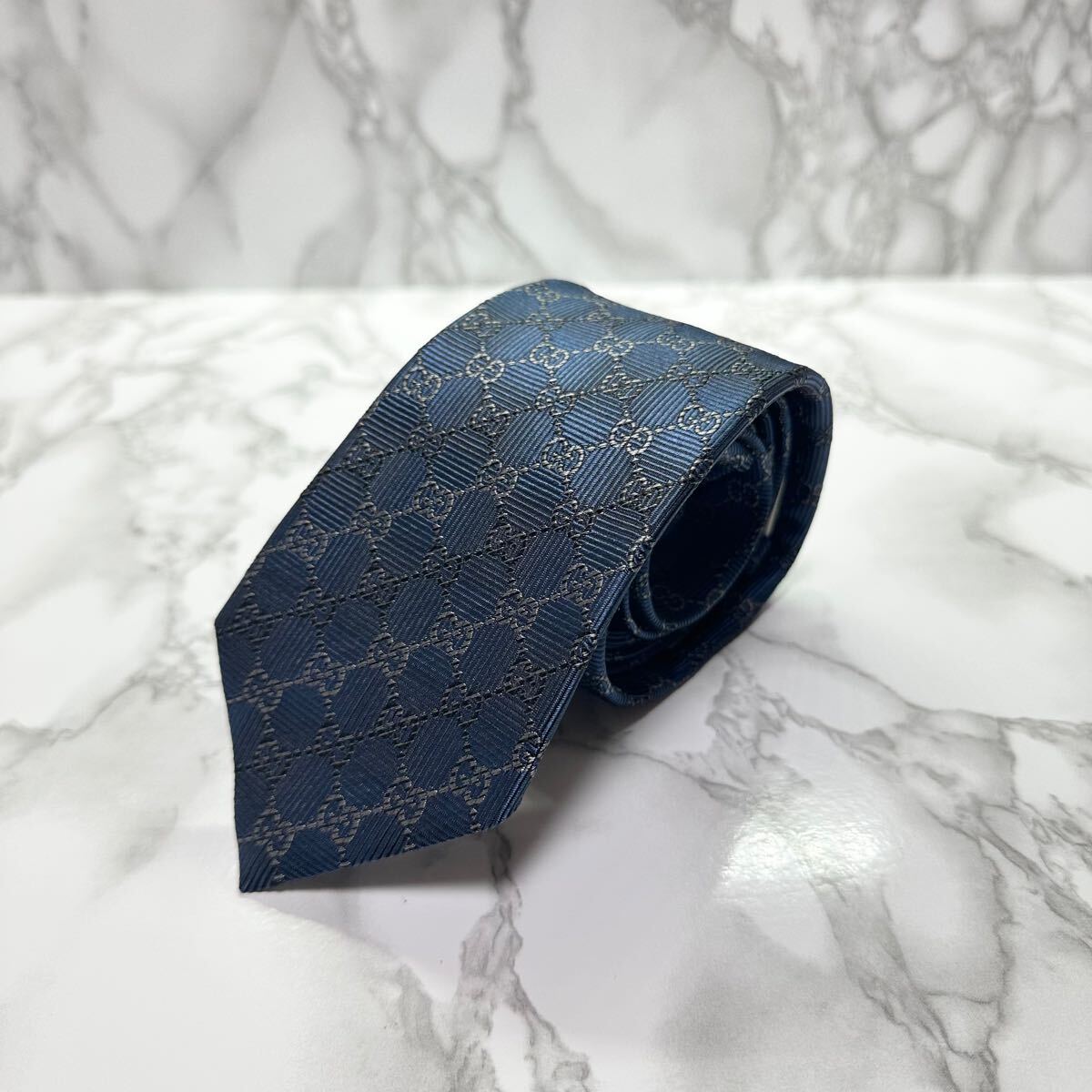 極美品 現行タグ GUCCI ネクタイ シルク100% GG柄 GGライン 蜂 bee