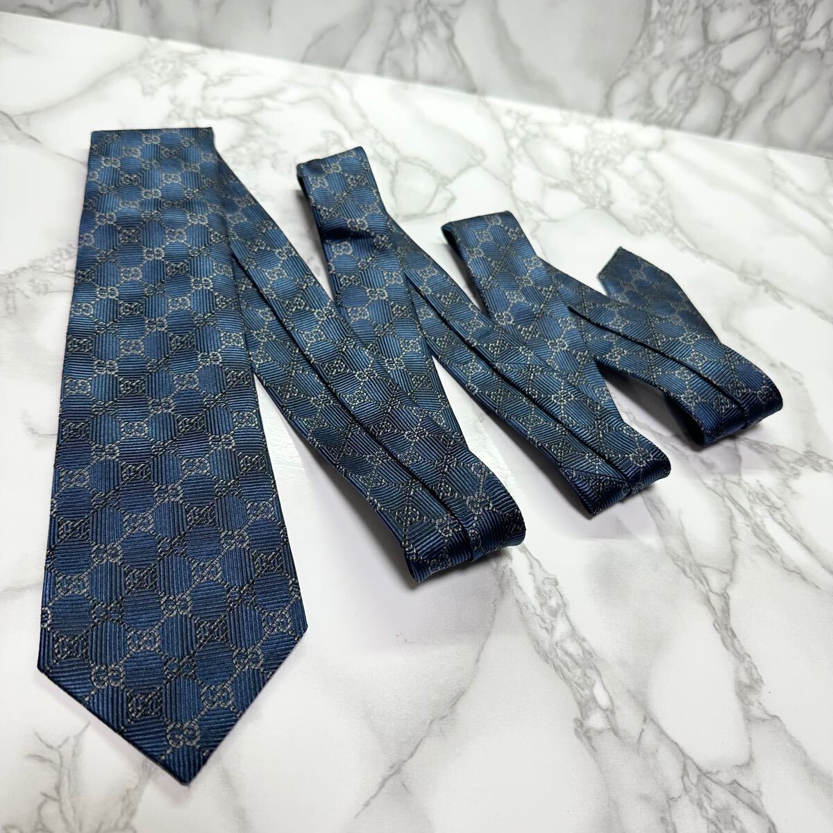 極美品 現行タグ GUCCI ネクタイ シルク100% GG柄 GGライン 蜂 bee