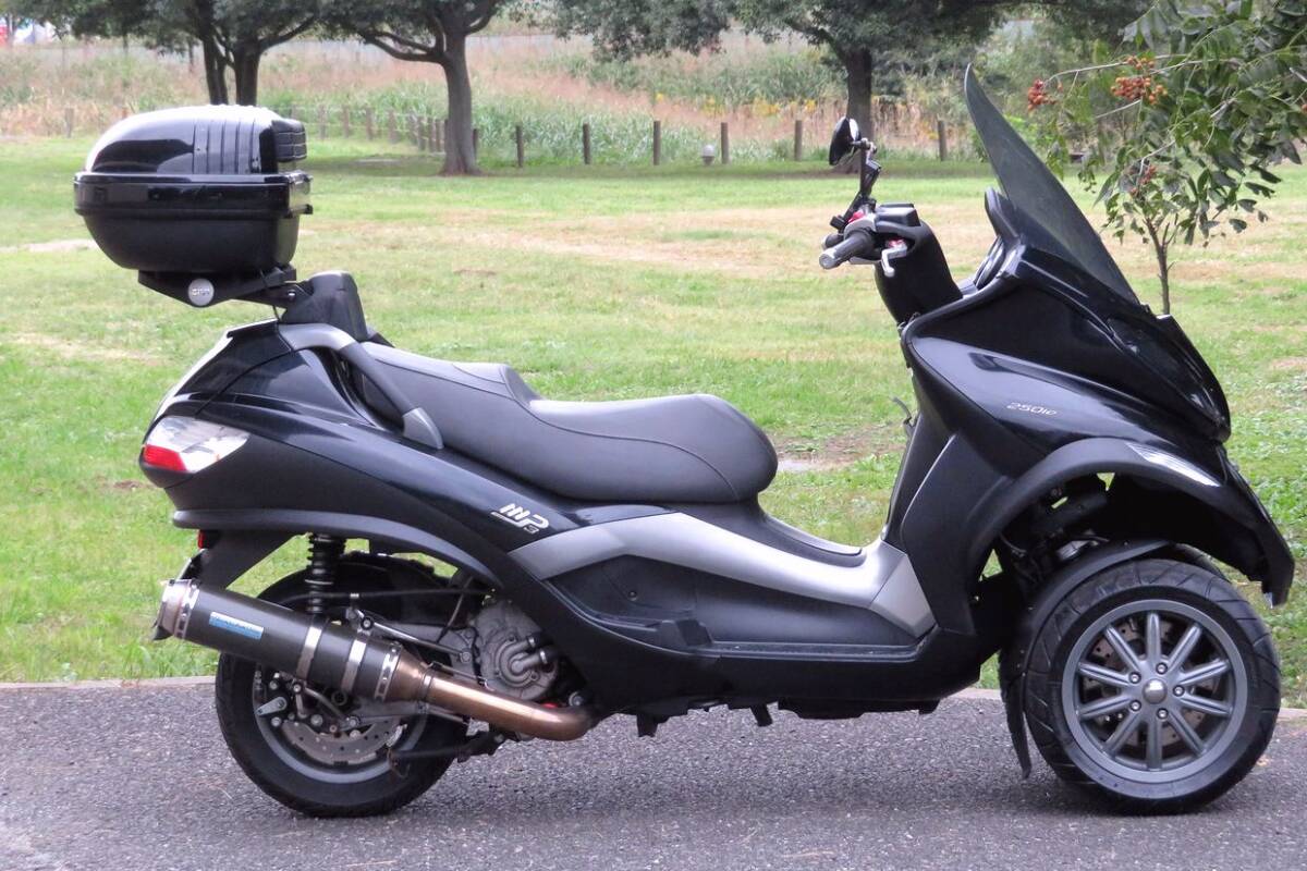 ☆250ccトライク 普通自動車免許（AT限定可）ピアジオMP3□走行約1,1万