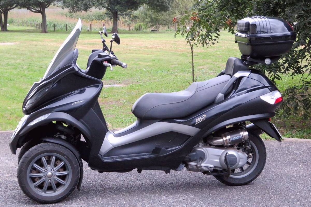 ☆250ccトライク 普通自動車免許（AT限定可）ピアジオMP3□走行約1,1万