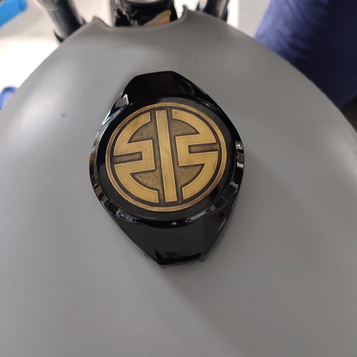 z1 z2 タンクキャップ エンブレム 真鍮 kz1000 kz900 z900rs kh