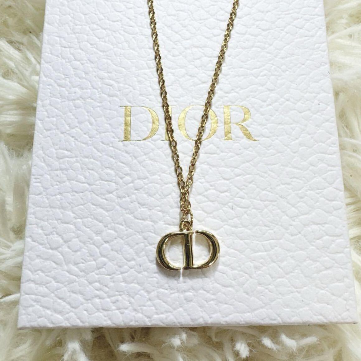 【新品未使用】箱付き！Christian Dior クリスチャンディオール CDロゴ チャーム&ネックレス ペンダント ゴールド 50cm レディース メンズ _4