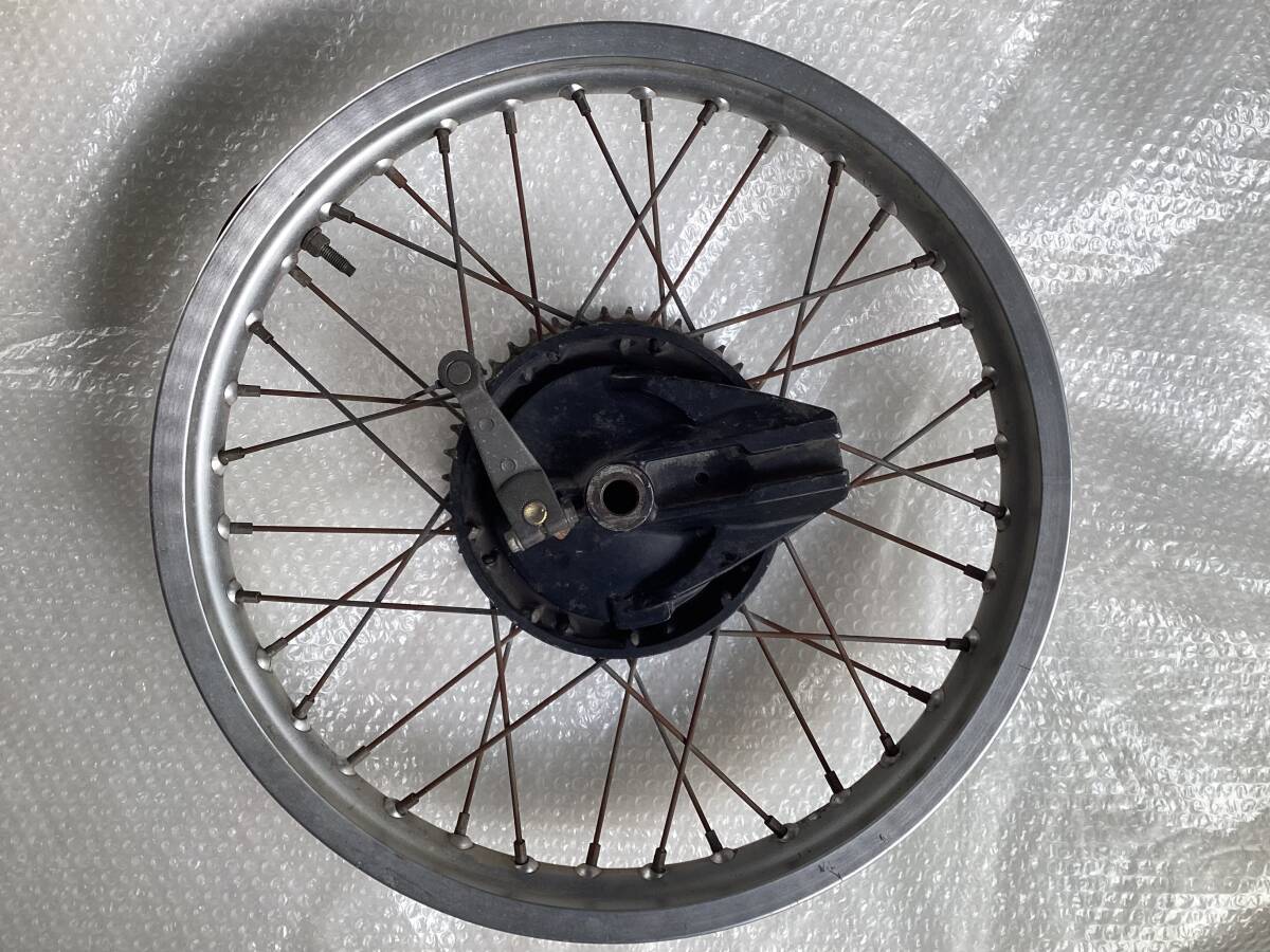 XLR200R MD29 XLR125R JD16 程度良好 純正 リアホイール 曲りなし