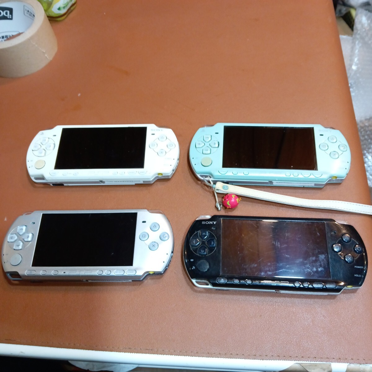 PSP-2000本体　ソフト2つセット PSP-2000本体 ソフト2つセット PSP本体2台＋ソフト2本セット PSP