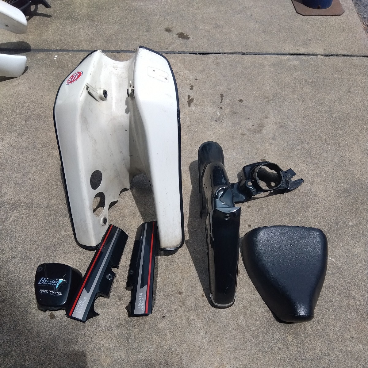 スズキ／バーディー80外装セット BC41A レッグシールド シート