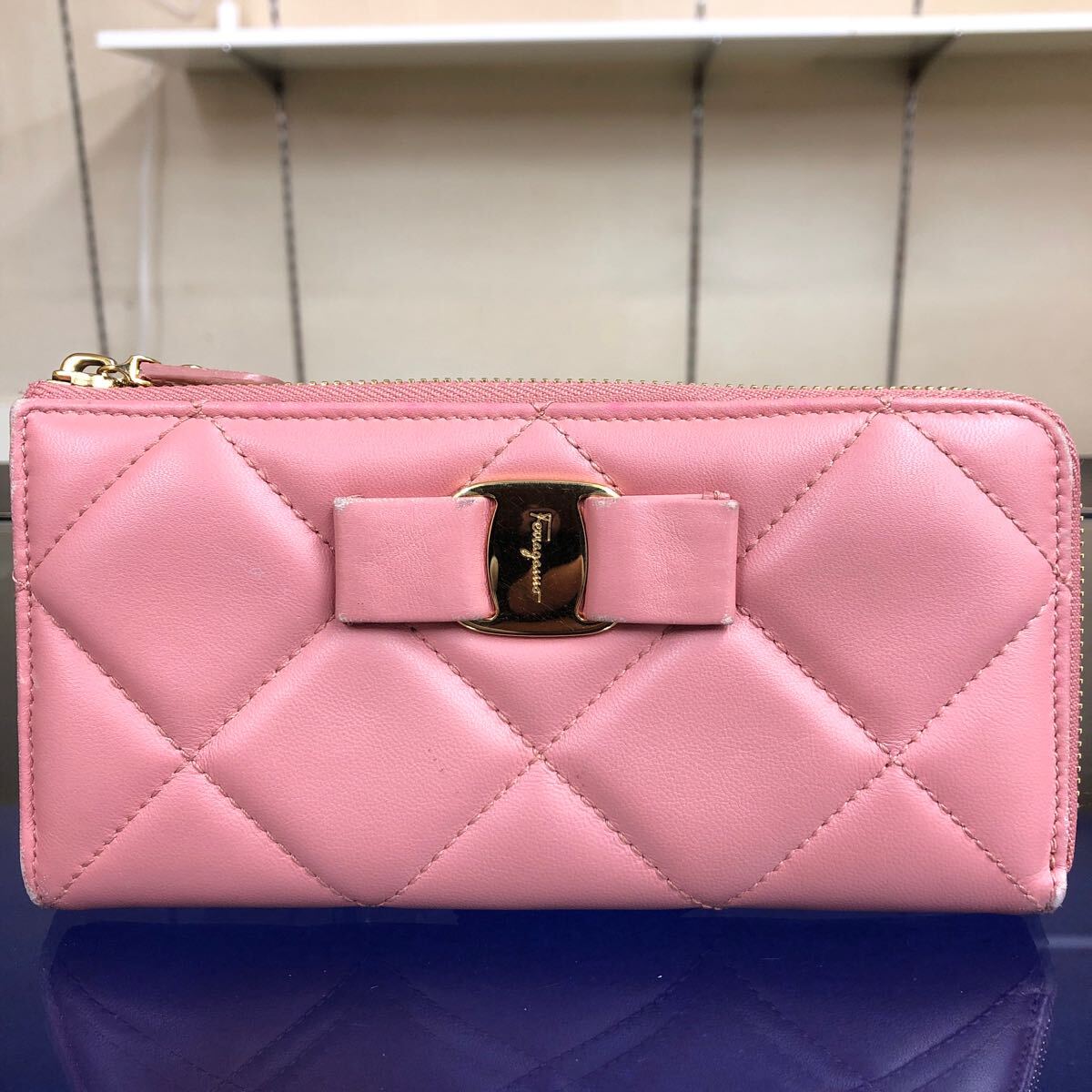フェラガモ】基準内 Ferragamo 長財布 ヴァラリボン キルティング L字 