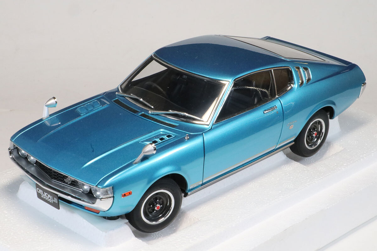 78767 オートアート 1/18 トヨタ セリカ リフトバック 2000GT RA25 1973 ターコイズブルー メタリック_2