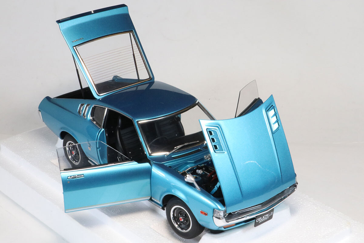 78767 オートアート 1/18 トヨタ セリカ リフトバック 2000GT RA25 1973 ターコイズブルー メタリック_4