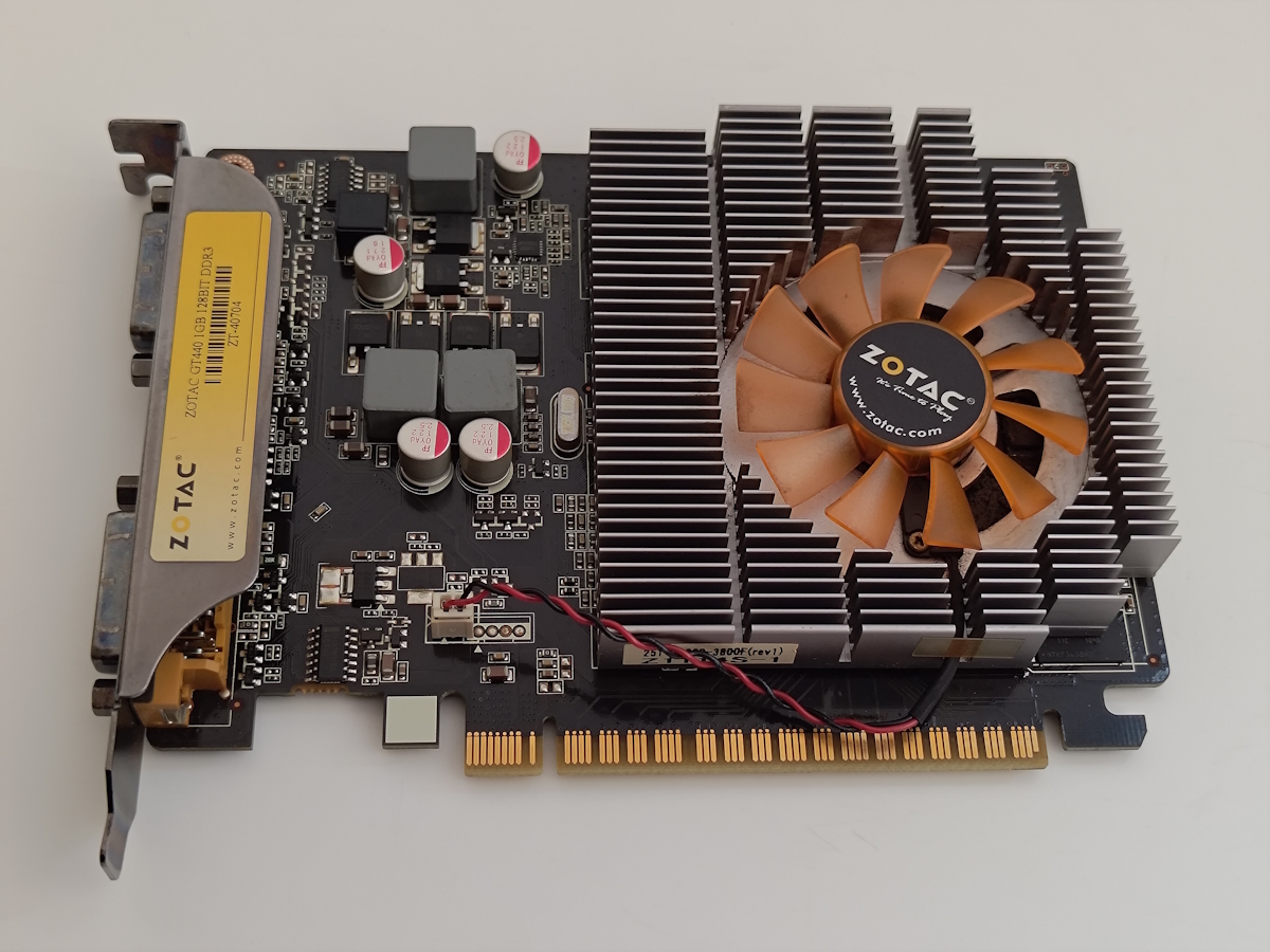 ＜送料無料＞ ビデオカード ZOTAC GT440 1GB 128bit DDR3 ①_4