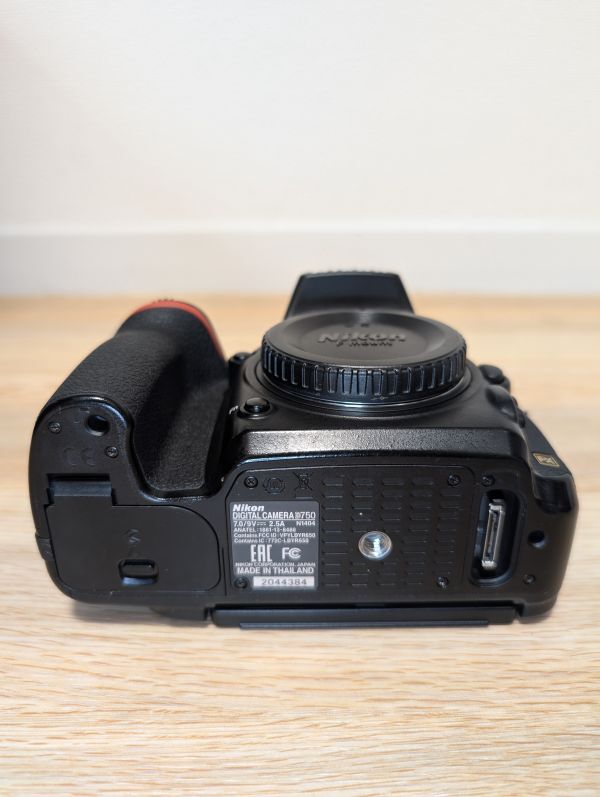 良品】NIKON D750 ボディ 2025年1月にNikonにてシャッター交換済み 