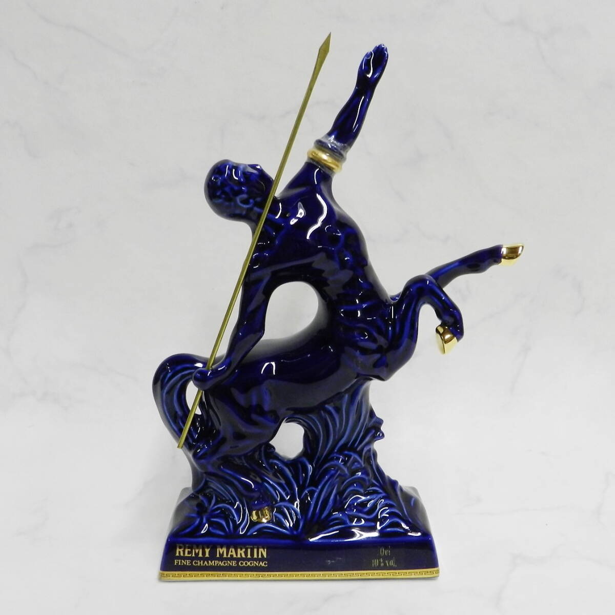 【箱付・未開栓】 レミー マルタン セントーリモージュ ケンタクロス 陶器ボトル □ REMY MARTIN レミーマルタン リモージュ ケンタウロス 青 陶器
