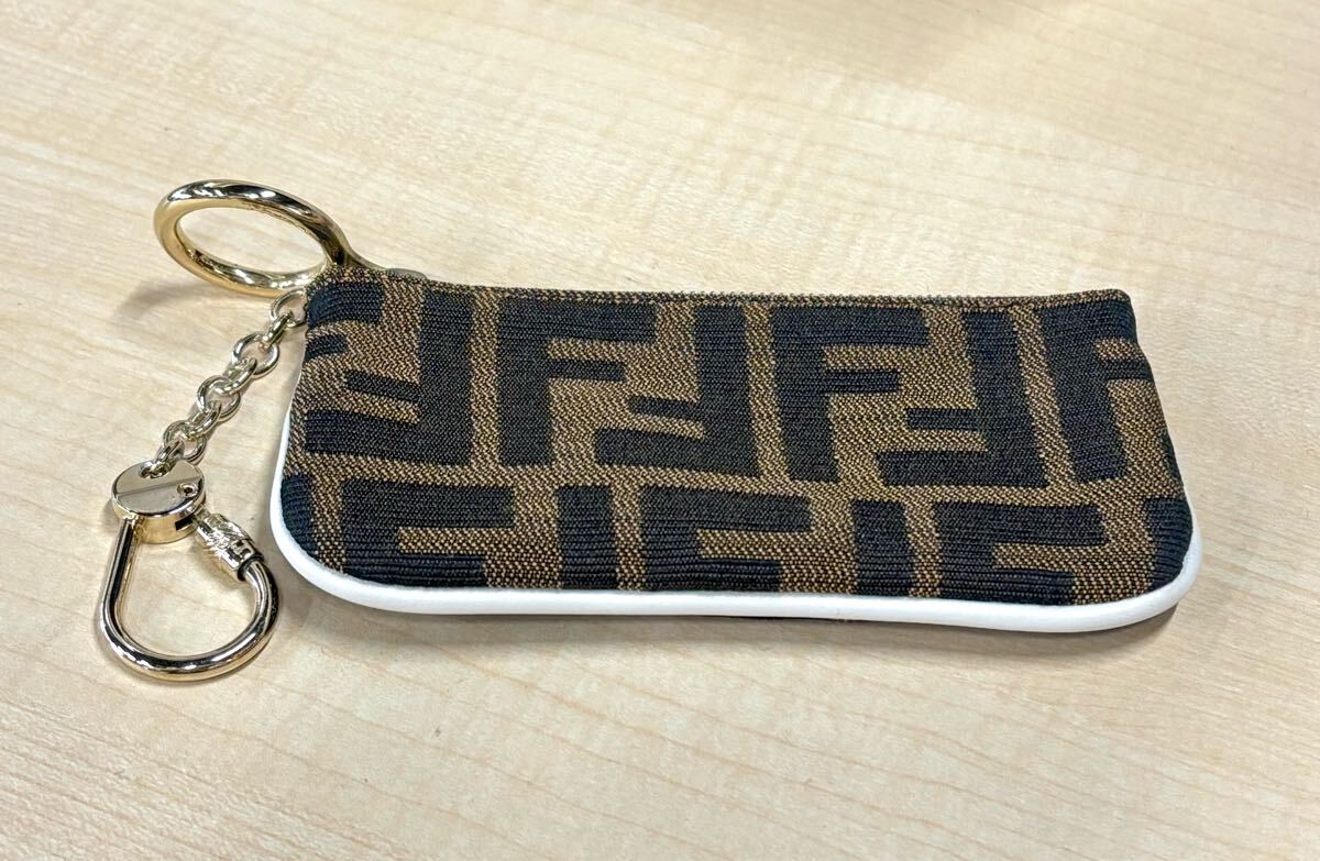 FENDI フェンディ 小銭入れ ズッカ柄 コインケース - ブラウン 
