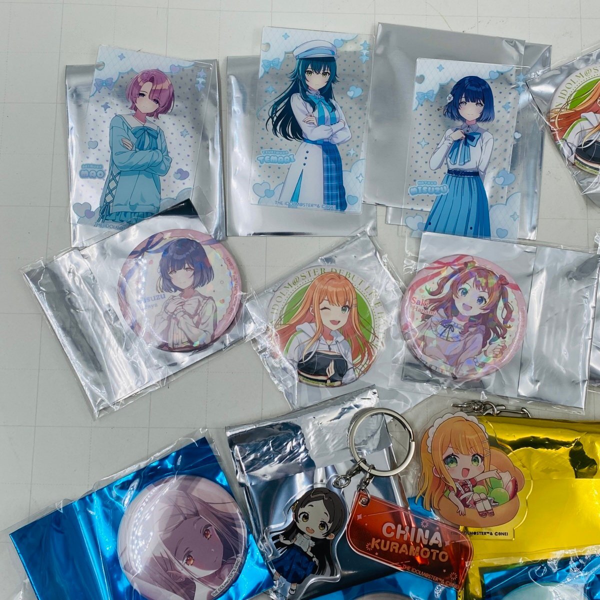 中古品 学園アイドルマスター 学マス グッズまとめ 篠澤広 多め 缶バッジ アクリルキーホルダー セット 紫雲清夏 他 学園アイドルマスター 篠澤広 学マス 篠沢のフリマアイテム一覧 学マス』篠澤広モチーフのアパレルが登場。『コントラスト』『光景 オンライン限定