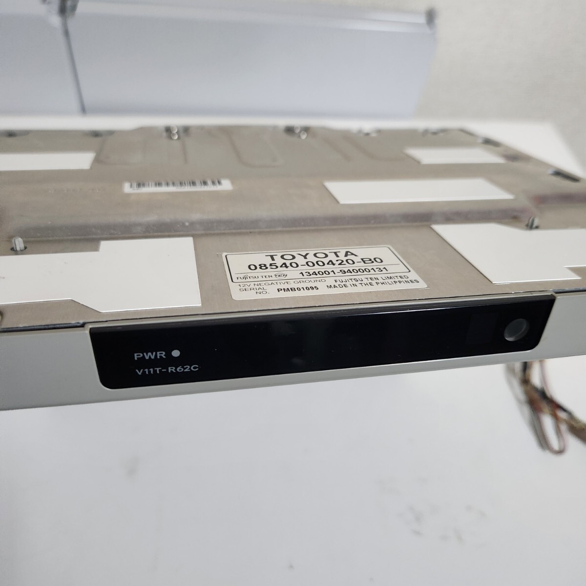 トヨタ純正リアモニターV11T-R62C 11インチ アルファードヴェル 