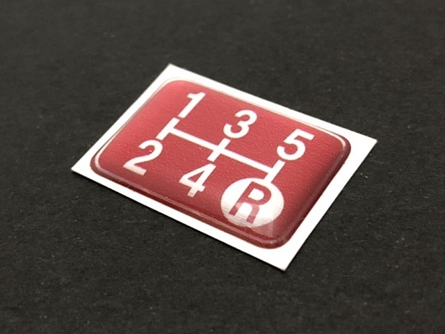 Tuningfan シフトパターン エンブレム レッド 5速MT車用 赤 SPE-R501 5MT プレート 日本製 エルフ キャンター アトラス ダイナ デュトロ_3