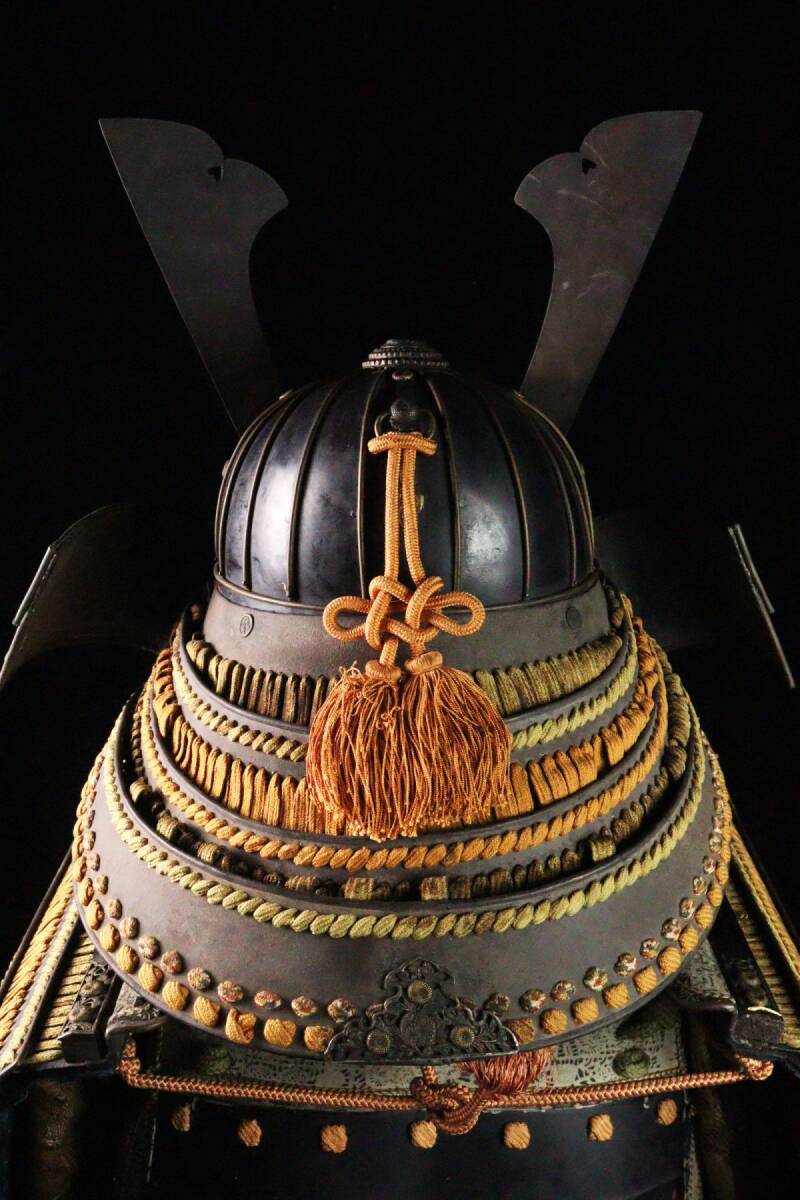 鉄地 緋縅素掛胴鎧一式 十間筋星兜 鎧櫃 甲冑 鎧兜 コレクター収蔵品