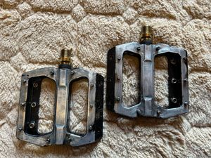 MTB フラットペダル