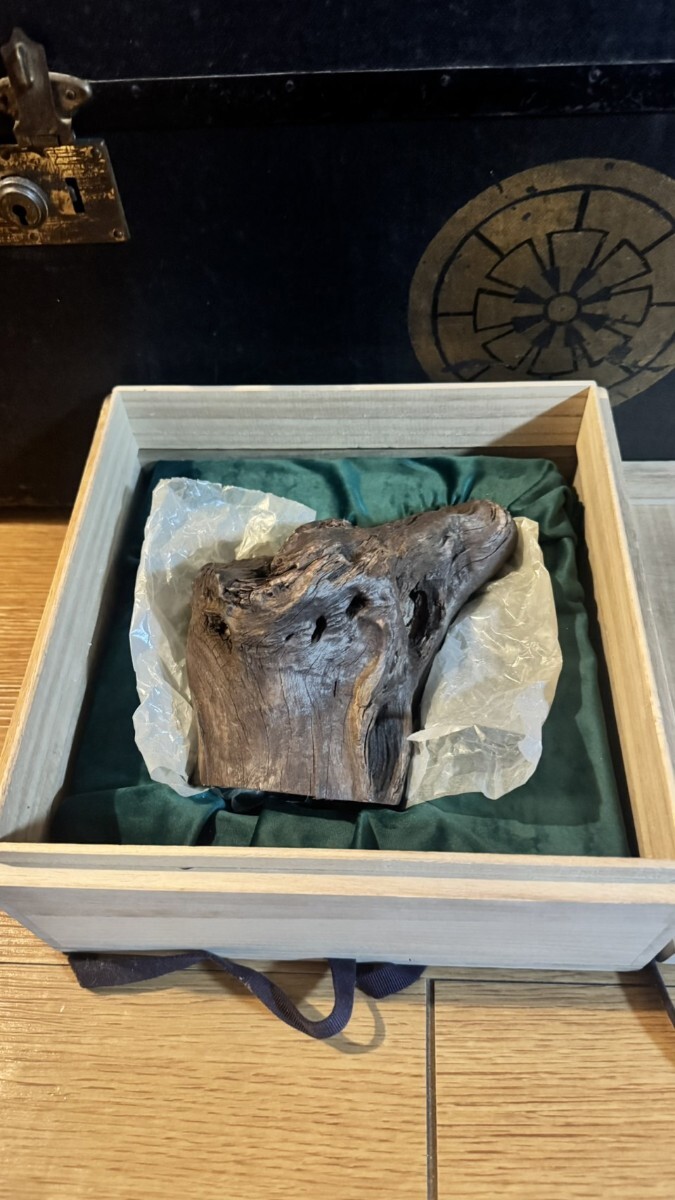 大枝流香道 黒油沈水香木（伽羅香）香十徳記載 1005g 特大伽羅 香木
