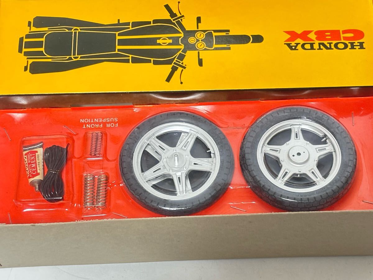 70) YODEL ヨーデル プラモデル ホンダ CBX 6気筒 24バルブエンジン