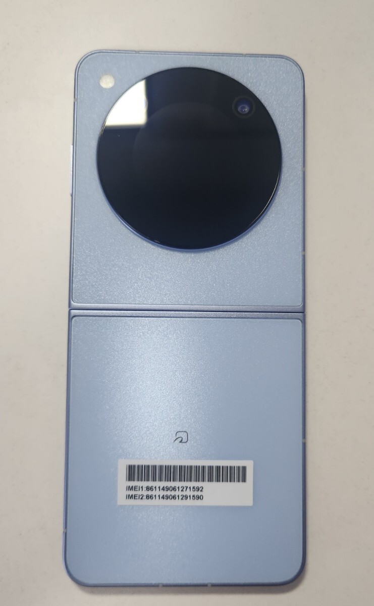 新古品未使用 Libero Flip SIMフリー(ブルー) A304ZT メモリ6GB ストレージ128GB ワイモバイル 折りたたみスマホ 専用ケース交換券付_3