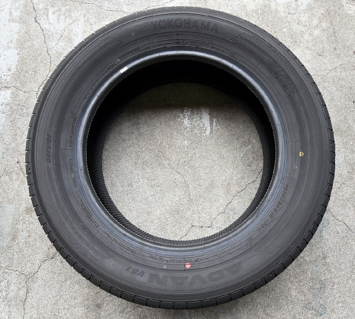 トレッド新横浜師岡店 中古タイヤのみ4本SET 数量限定!! YOKOHAMA 