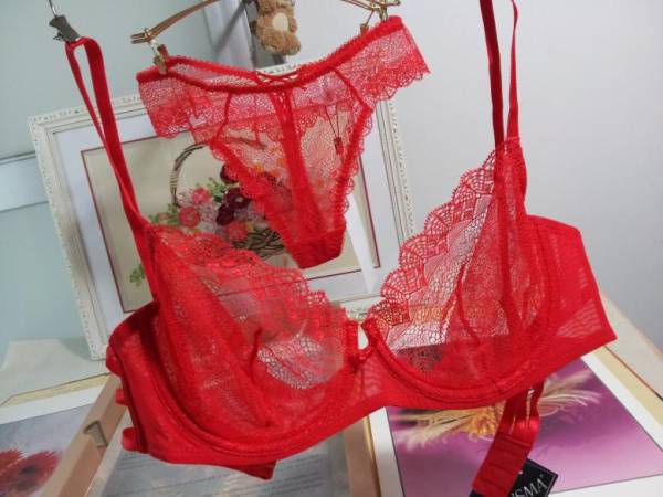 ヨーロッパランジェリー ブラ Tバック レーシーレッド C75 75 売買されたオークション情報 Yahooの商品情報をアーカイブ公開 オークファン Aucfan Com