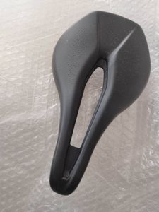 スペシャライズド　サドル　チタンレール　143mm