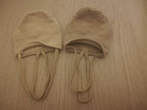 ガールズ向け　新体操　ハーフシューズ　