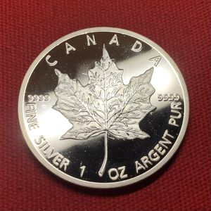 メイプルリーフ銀貨の値段と価格推移は？｜57件の売買データから
