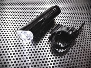 【即決＆送料無料】完全防水 アルカリ乾電池2本付き キャットアイ CATEYE アーバン2 URBA