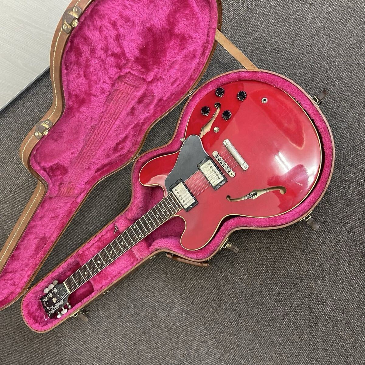 レッド系の情報