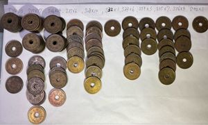 古銭 昭和23年5円×42枚 昭和24年5円×64枚 他、現行のは１枚もありません お買い得！！昭和23年・24年の2年間だけの発行 穴ナシ5円黄銅貨 10枚