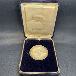 松下電工 創業50周年 メダルのYahoo!オークション(旧ヤフオク!)の相場