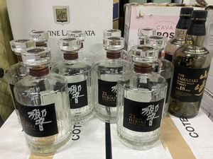 響21年空瓶 ケース無し6本 専用ダンボール【着払い】 響 21年 空瓶12本