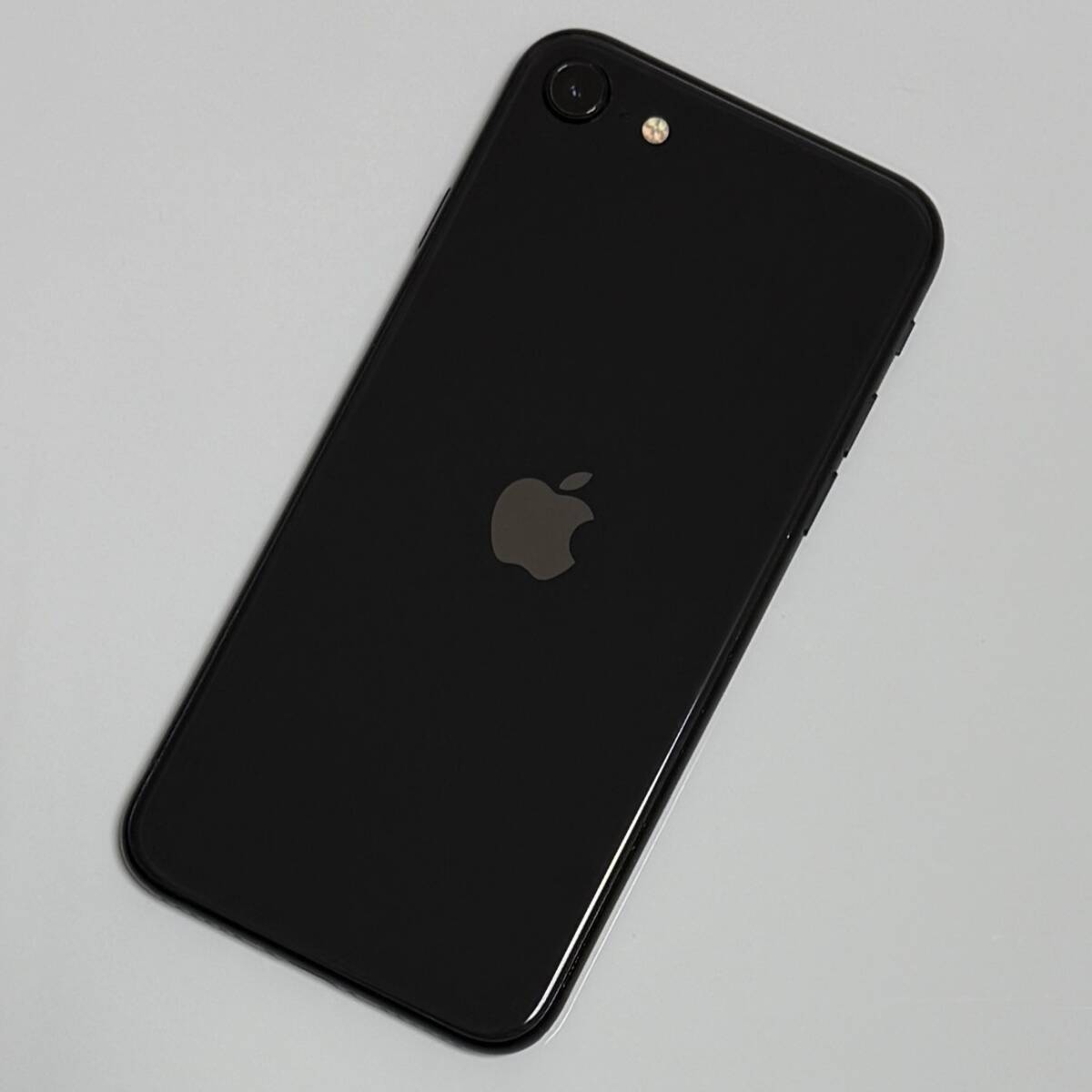 Apple SIMフリー iPhone SE (第2世代) ブラック 64GB NX9R2J/A iOS26