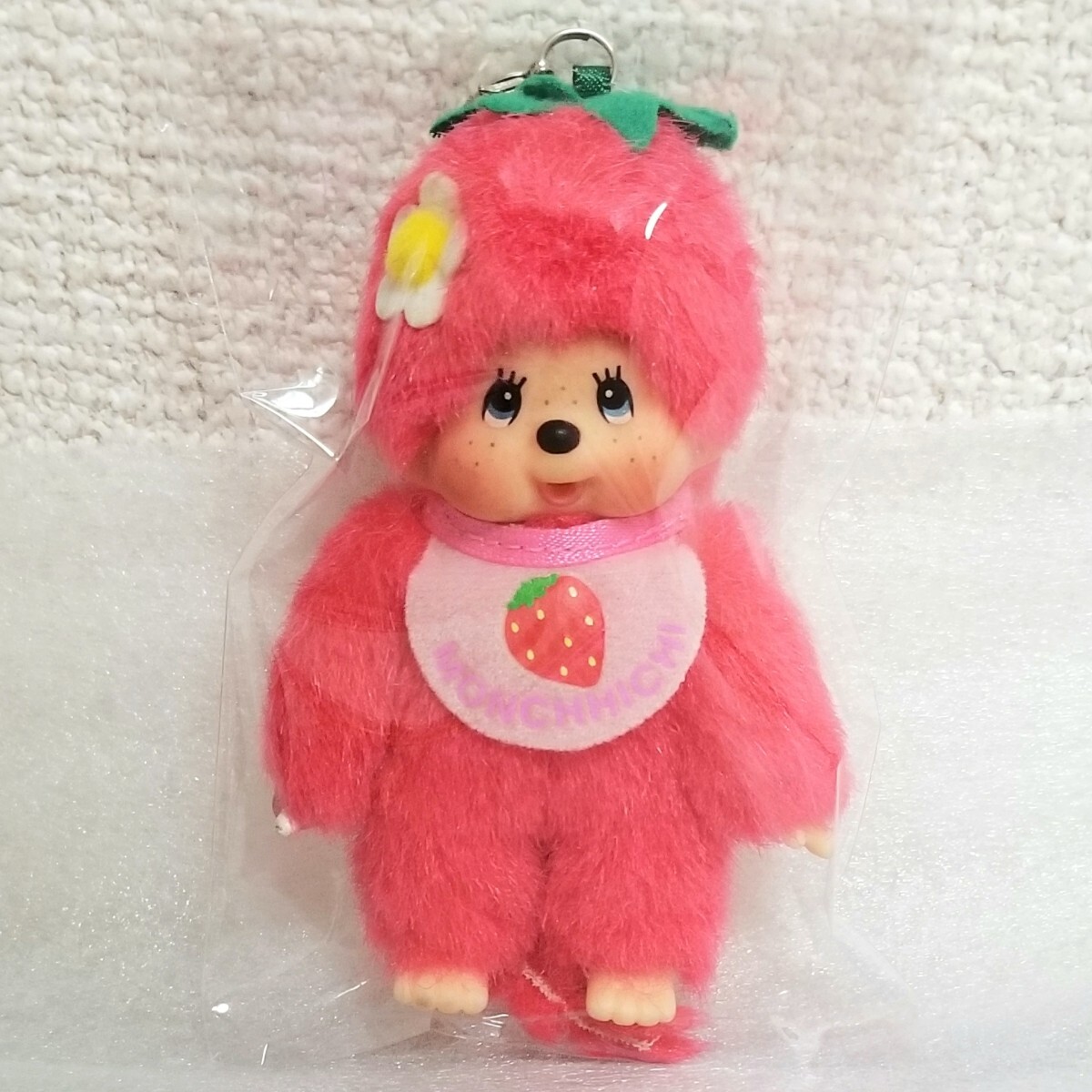 希少 レア 新品タグあり　セキグチ モンチッチ いちごコスチ ューム Sサイズ いちごモンチッチ ぬいぐるみキーホルダー ご当地モンチッチ レア