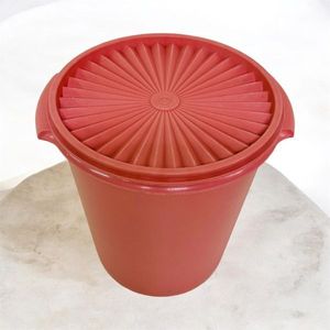 レトロ タッパーウェアのYahoo!オークション(旧ヤフオク!)の相場・価格